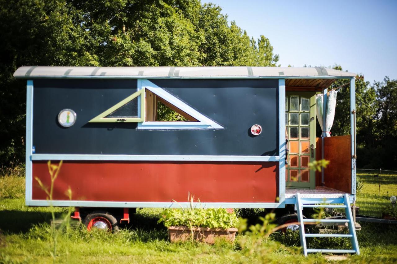 La Pangee Roulottes Hebergements Insolites Campsite *