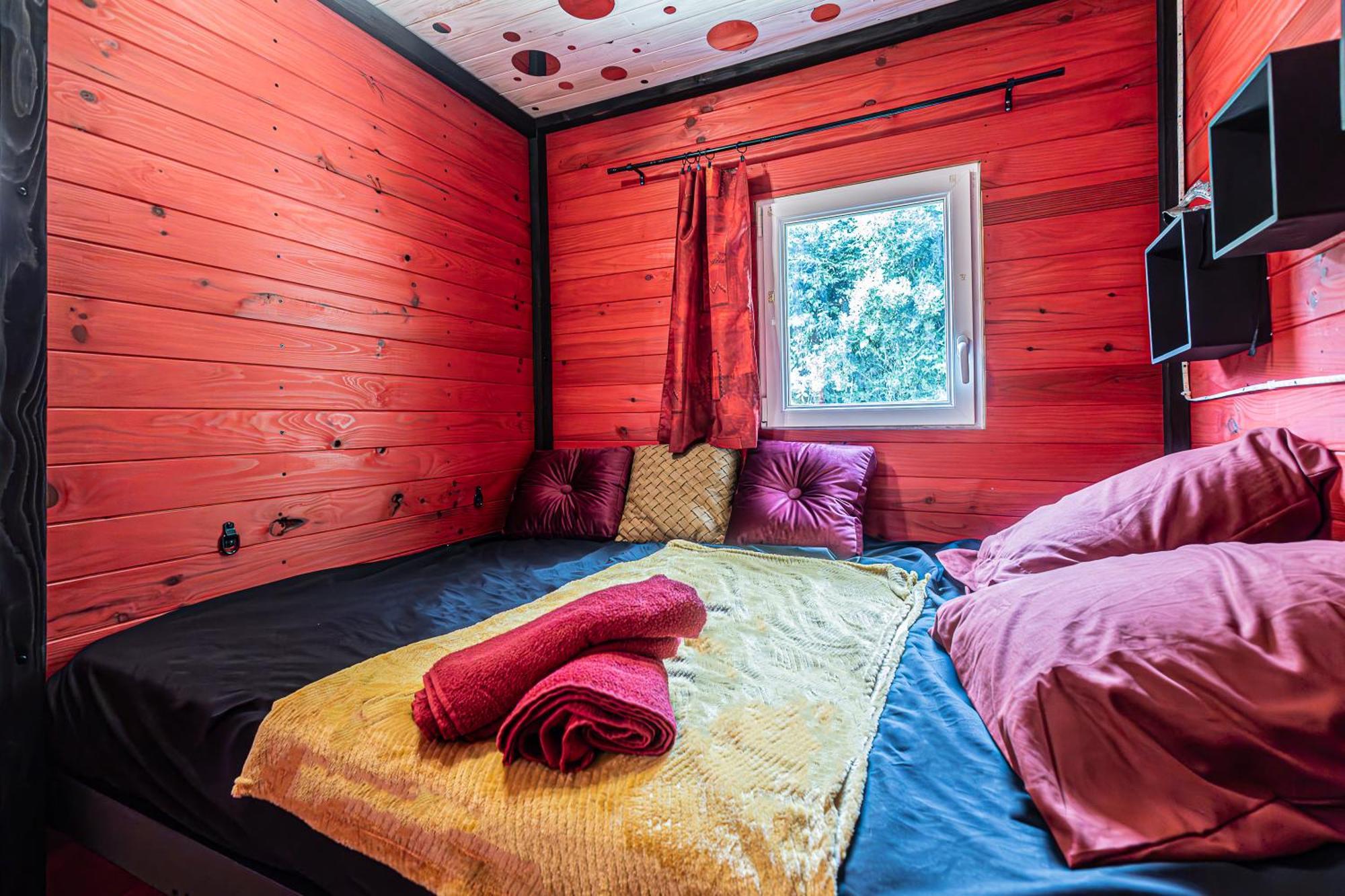 Campsite La Pangee Roulottes Hebergements Insolites